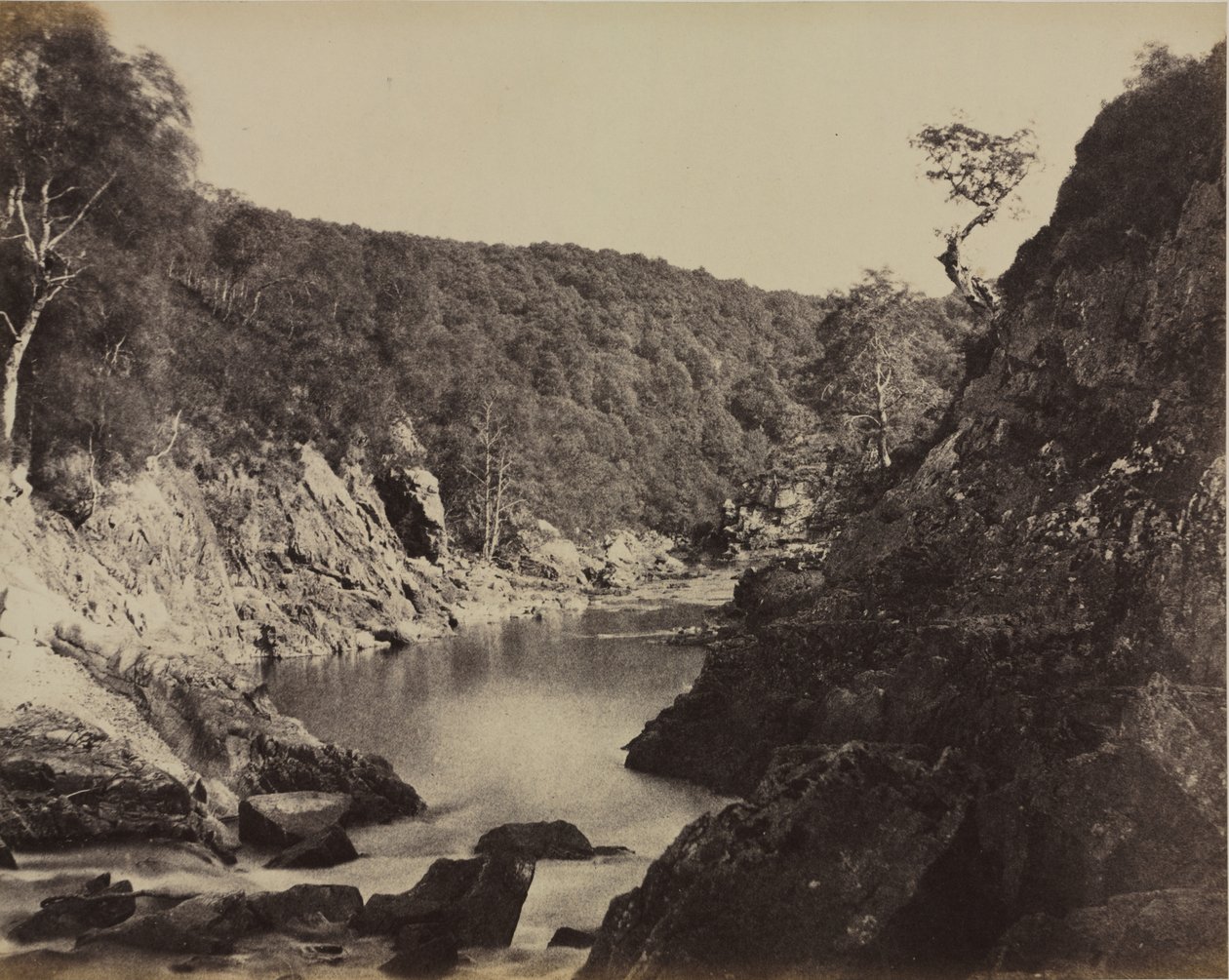Paisagem fluvial, Escócia, c. 1858. de Captain Horatio Ross