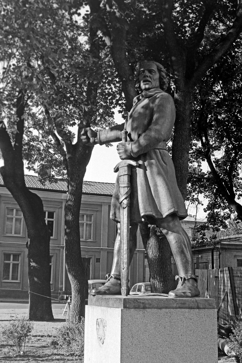 Estátua de Engelbrekt Engelbrektsson em Arboga, Suécia 1969 de Carl Johan Eldh