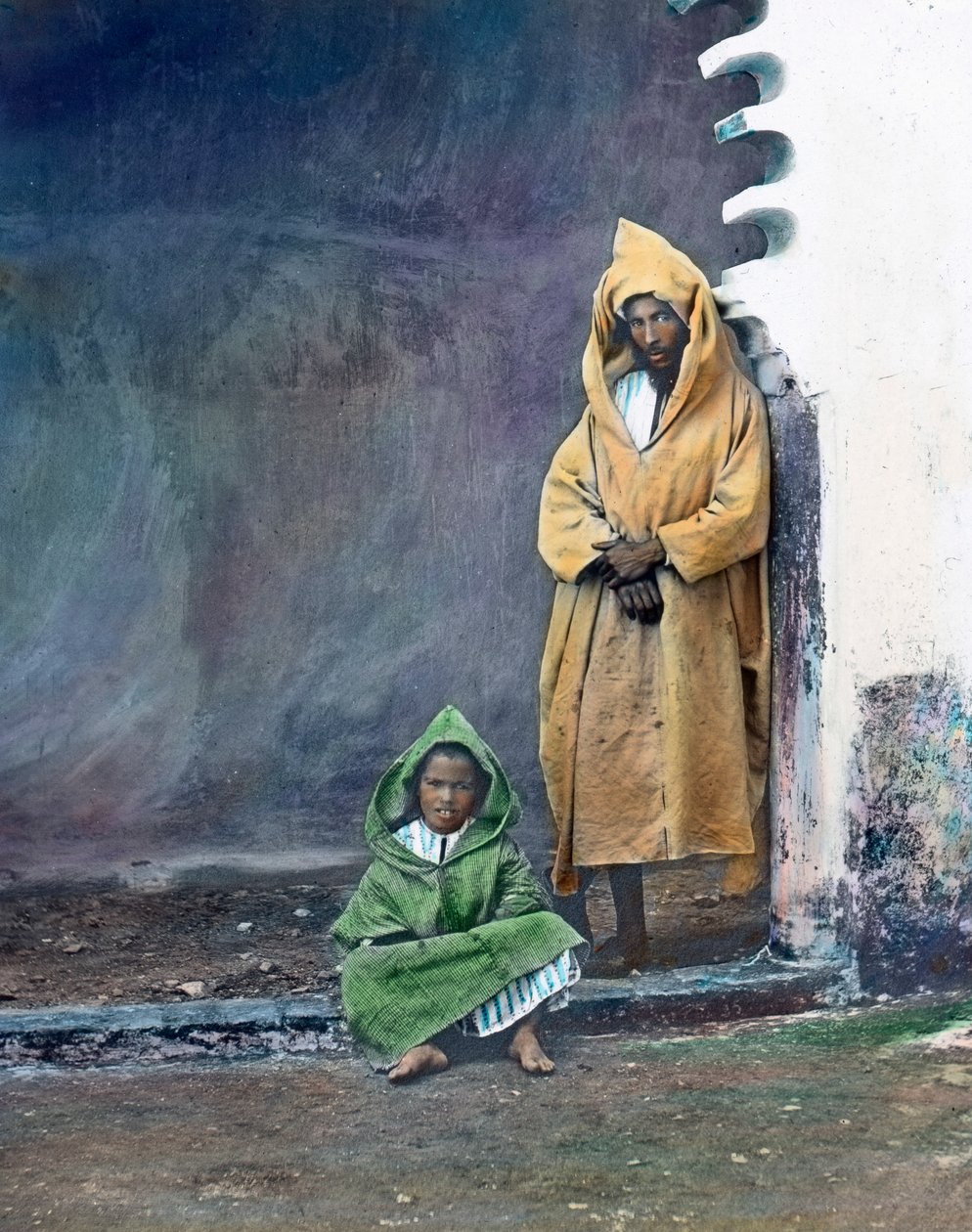 Marrocos, comerciante mouro com filho pequeno, data da imagem: cerca de 1910. Arquivo Carl Simon de Carl Simon
