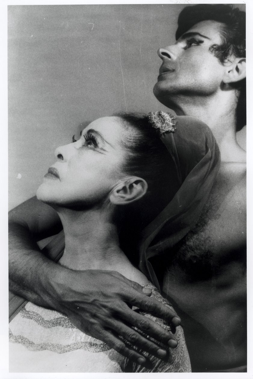 Martha Graham (1894-1991) e Bertram Ross (1920-2003) em "Visionary Recital", 27 de junho de 1961 (impressão em gelatina e prata) de Carl Van Vechten