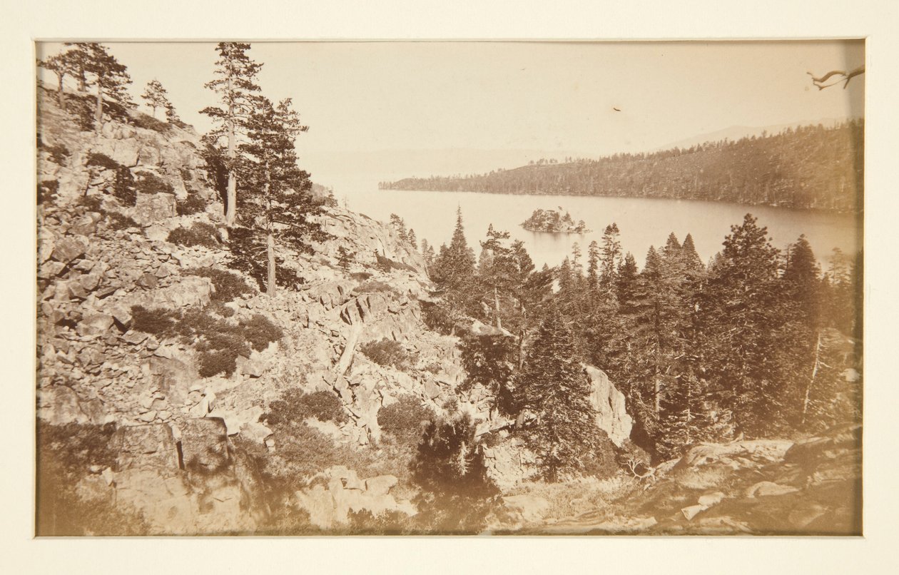 Quatro Cenas Ferroviárias e quatro Vistas do Lago Tahoe: Baía de Esmeralda, Lago Tahoe de Carleton E. Watkins