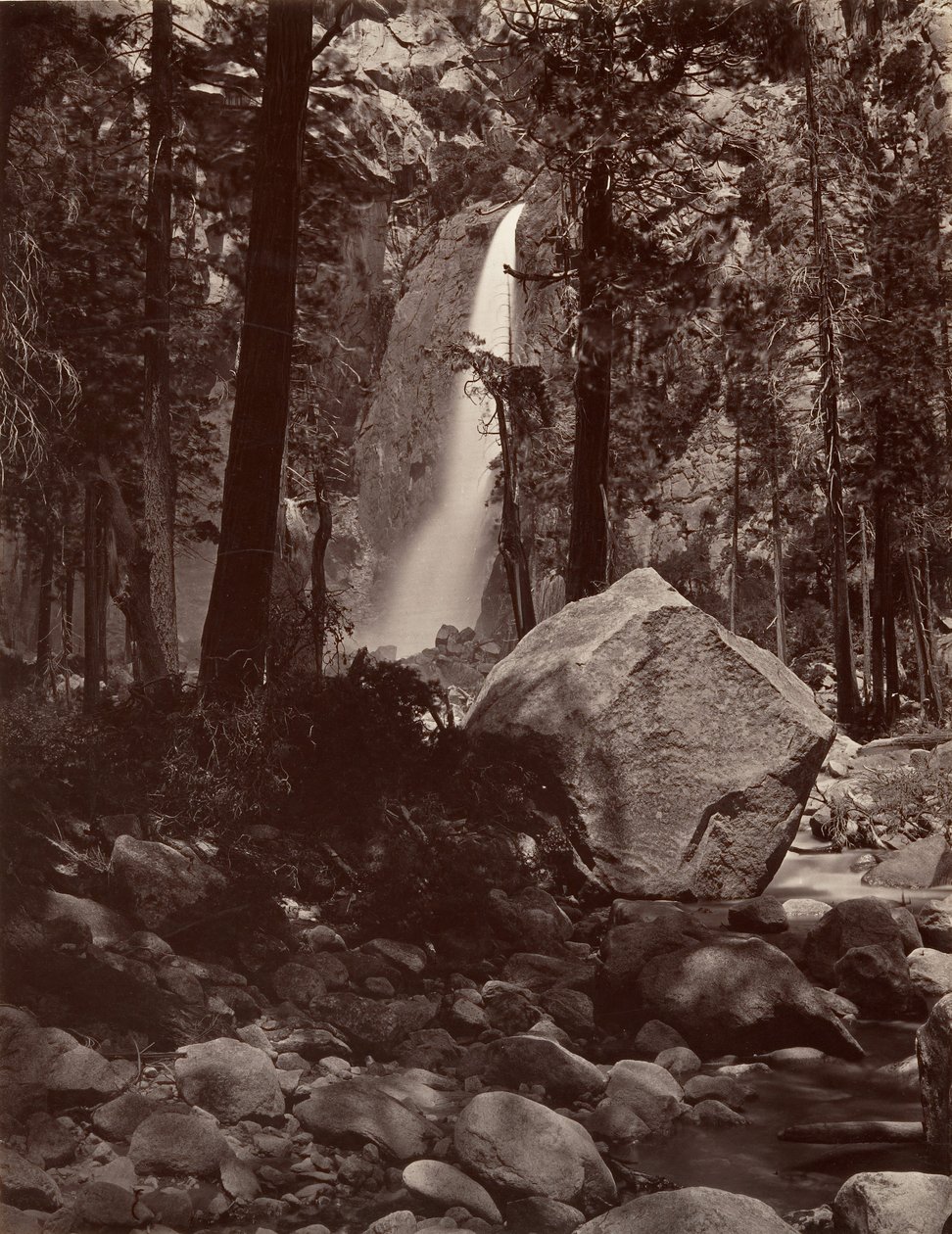 Queda de Yosemite Inferior, 1.600 pés, ca. 1872, impresso ca. 1876. de Carleton E. Watkins.