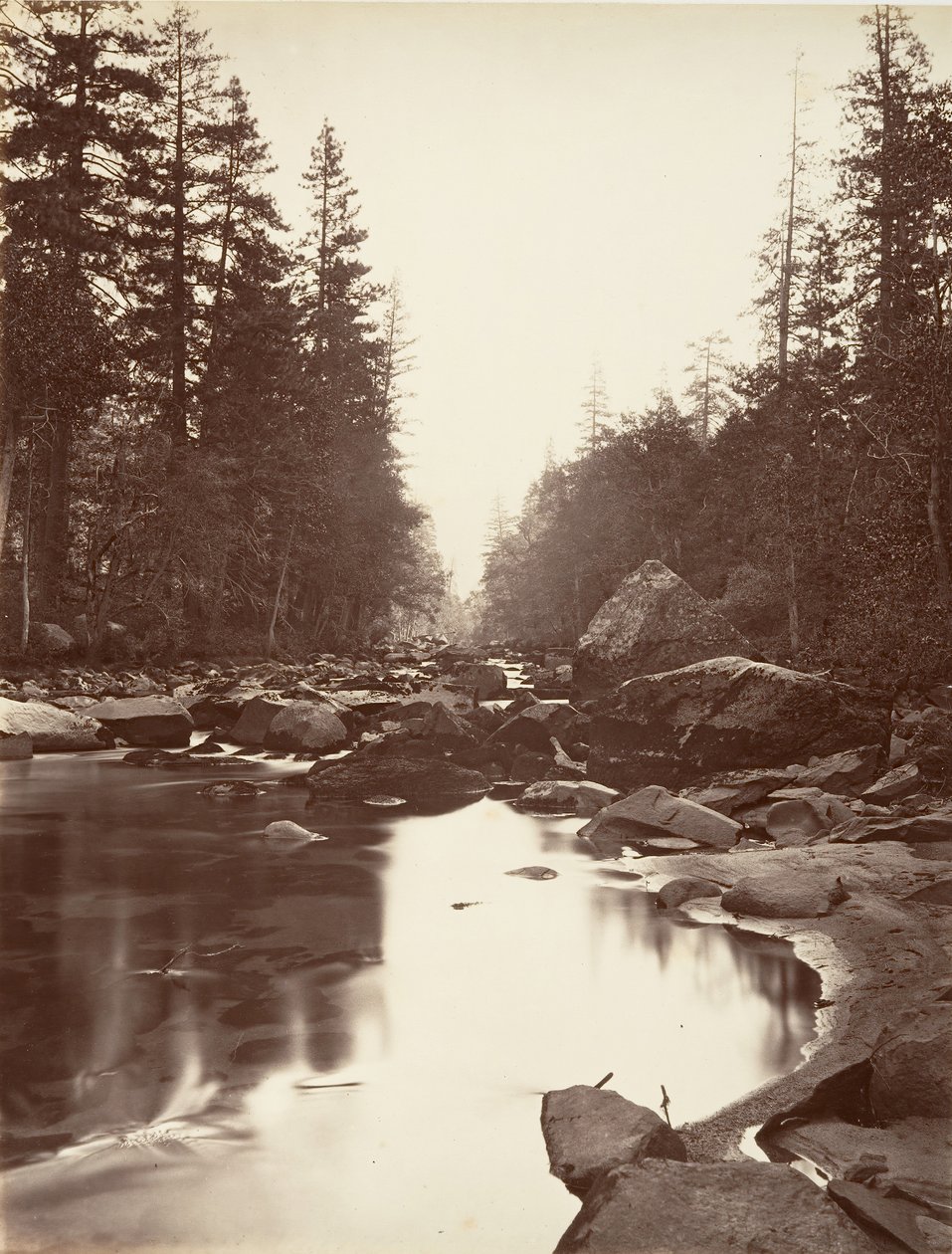 Merced River, Yosemite, ca. 1872, impresso ca. 1876. de Carleton E. Watkins.