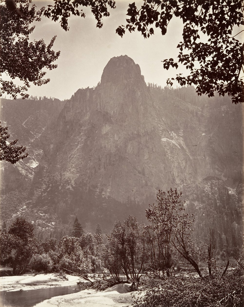 Sentinel Rock, Yosemite, ca. 1872, impresso ca. 1876. de Carleton E. Watkins.