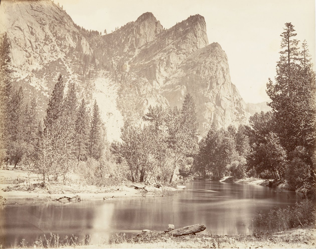 Os Três Irmãos, Yosemite, ca. 1872, impresso ca. 1876. de Carleton E. Watkins.