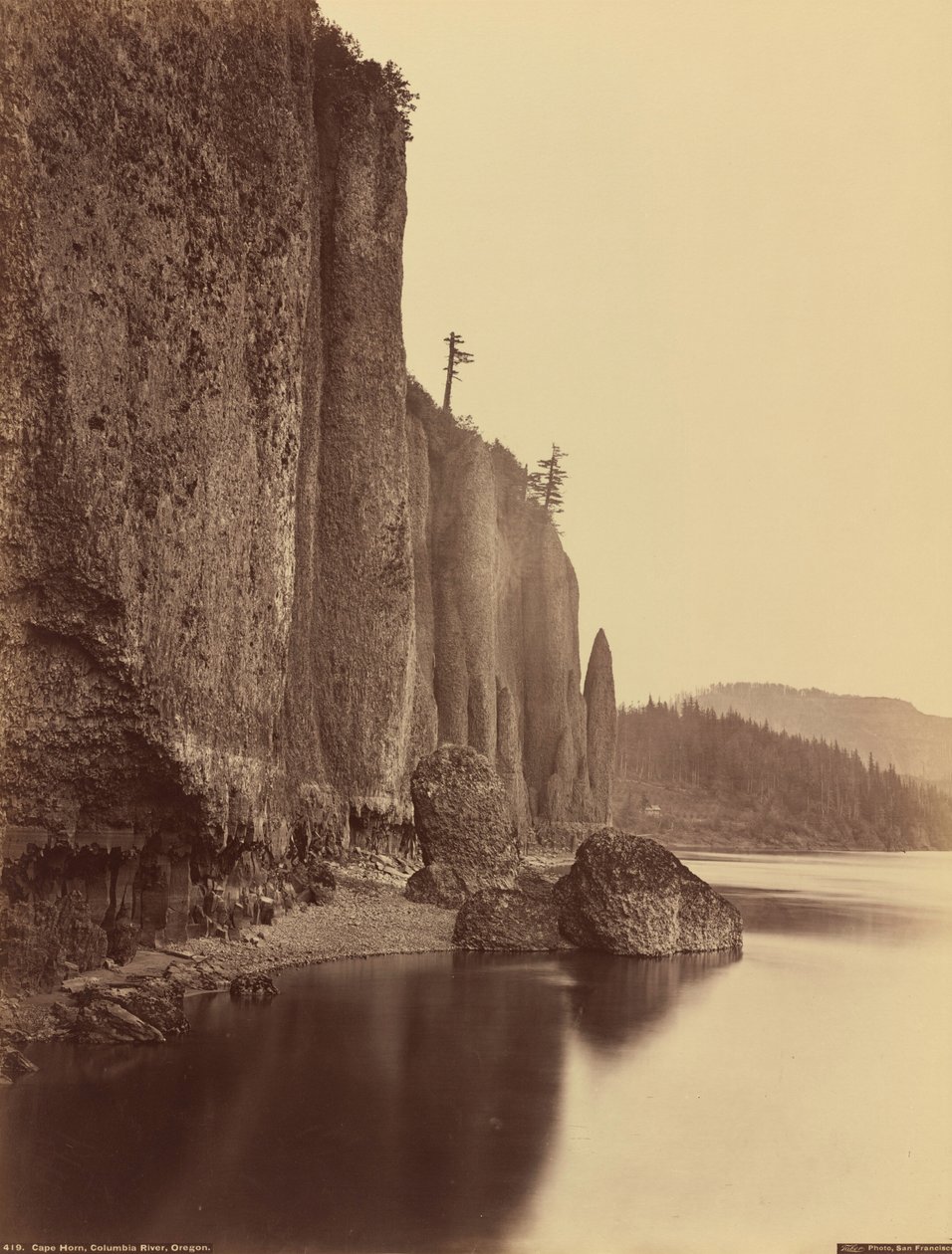Cabo Horn, rio Columbia, Oregon, 1867 (foto) de Carleton Emmons Watkins