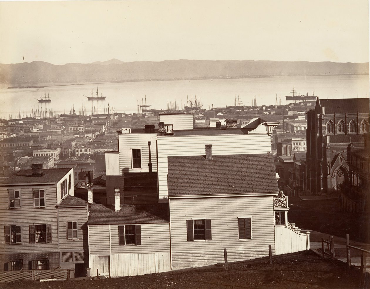 San Francisco, da Califórnia e Powell Streets, 1864, impresso ca. 1876. de Carleton Emmons Watkins