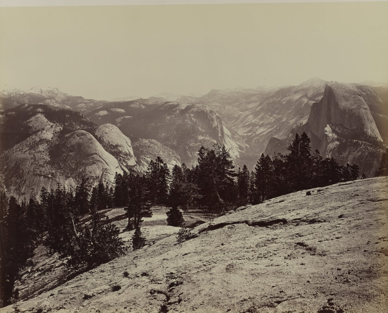 As cúpulas do Sentinel Dome, 1866. de Carleton Emmons Watkins