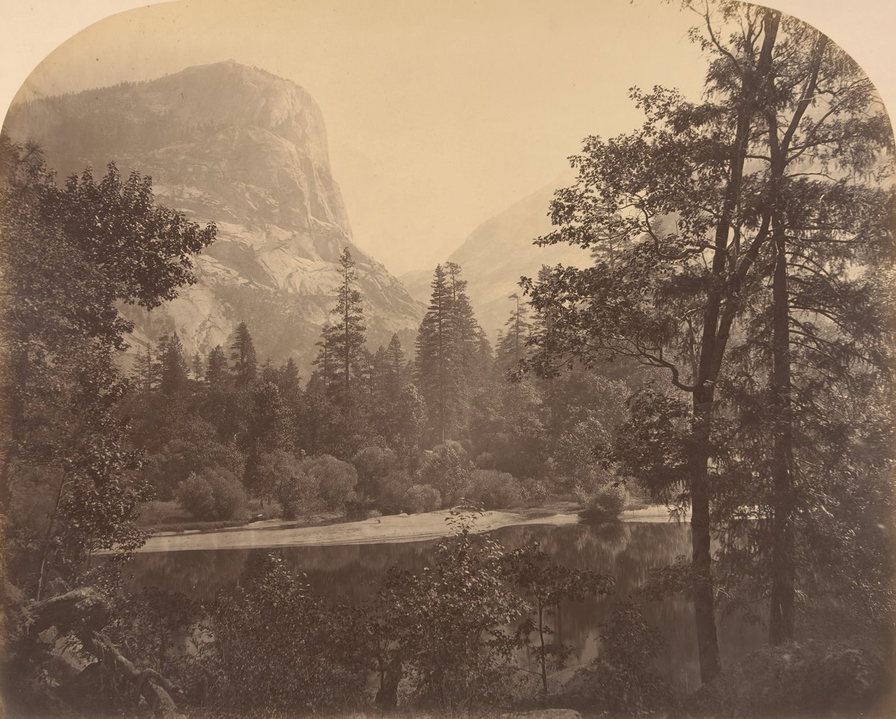 O lago ao pé da Half Dome, 1861. de Carleton Emmons Watkins