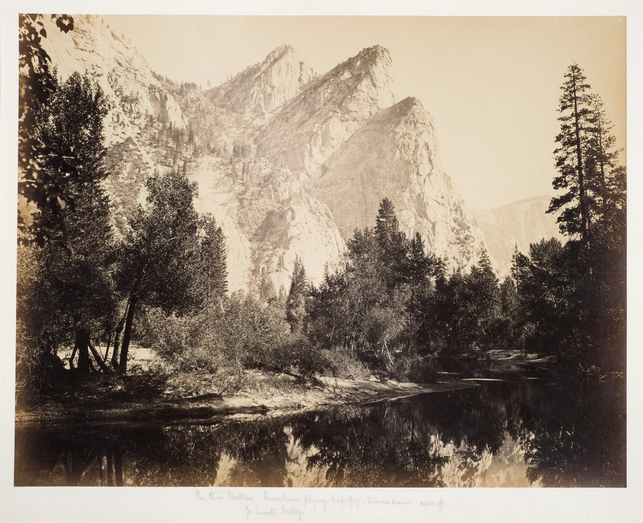 Três Irmãos, c.1870 (impressão em álbum) de Carleton Emmons Watkins