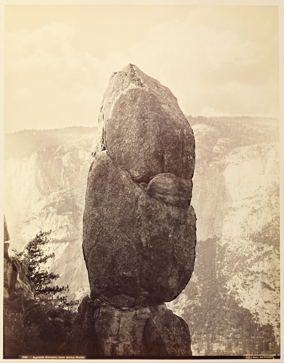 Coluna Agassiz, perto de Union Point de Carleton Watkins