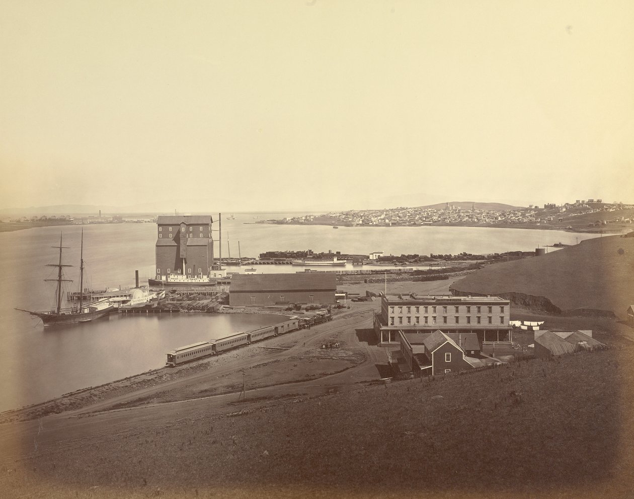 [Cidade de Vallejo, vista a partir de South Vallejo] de Carleton Watkins