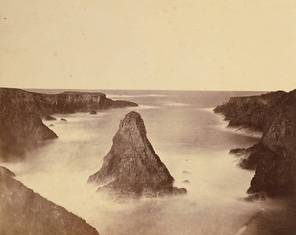 [Vista da costa n.º 1] / [Vista da costa, Mendocino] de Carleton Watkins