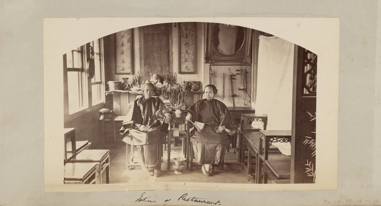Interior de restaurante [Chinatown, São Francisco] de Carleton Watkins
