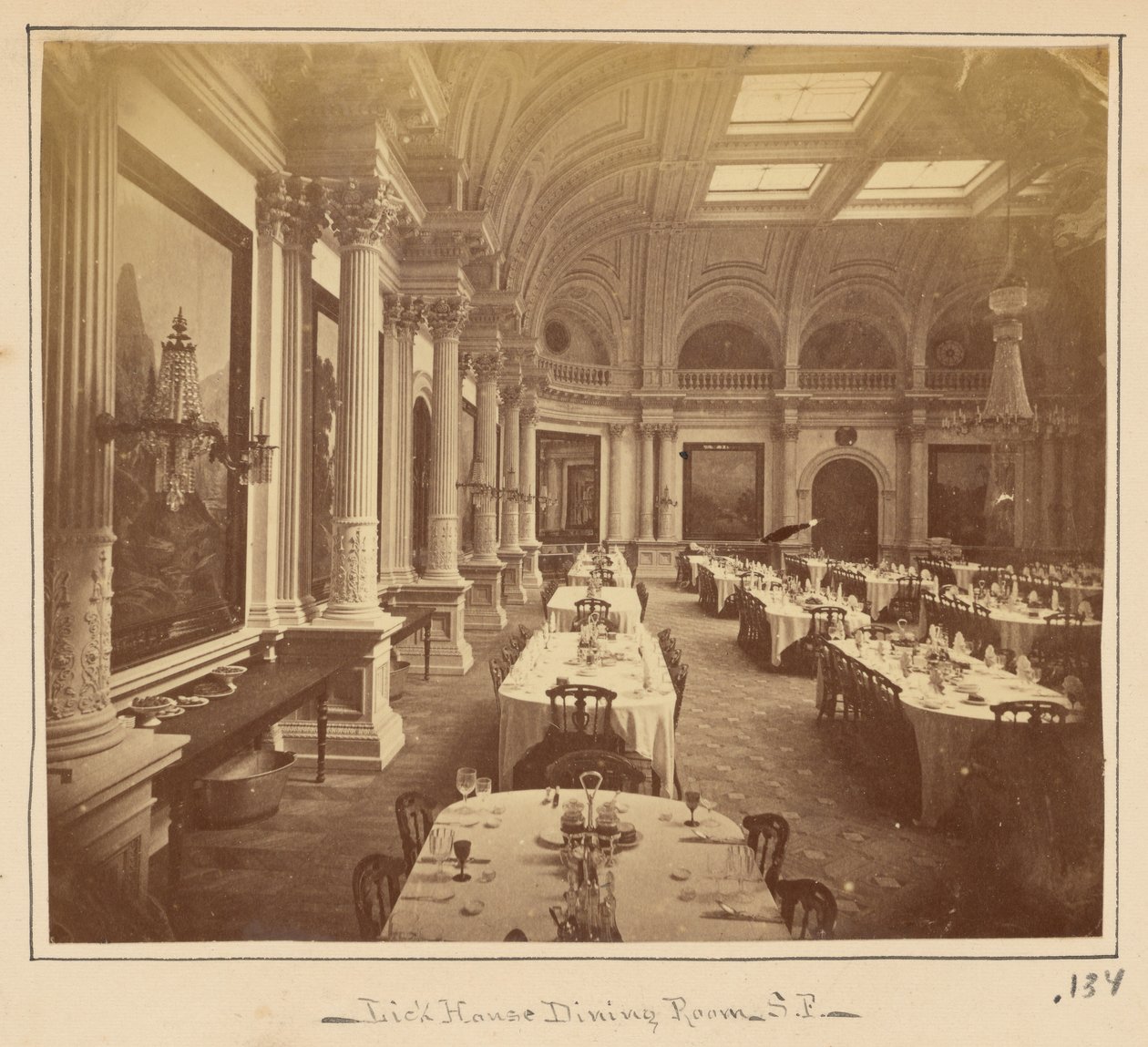 Sala de jantar do Lick House, São Francisco de Carleton Watkins