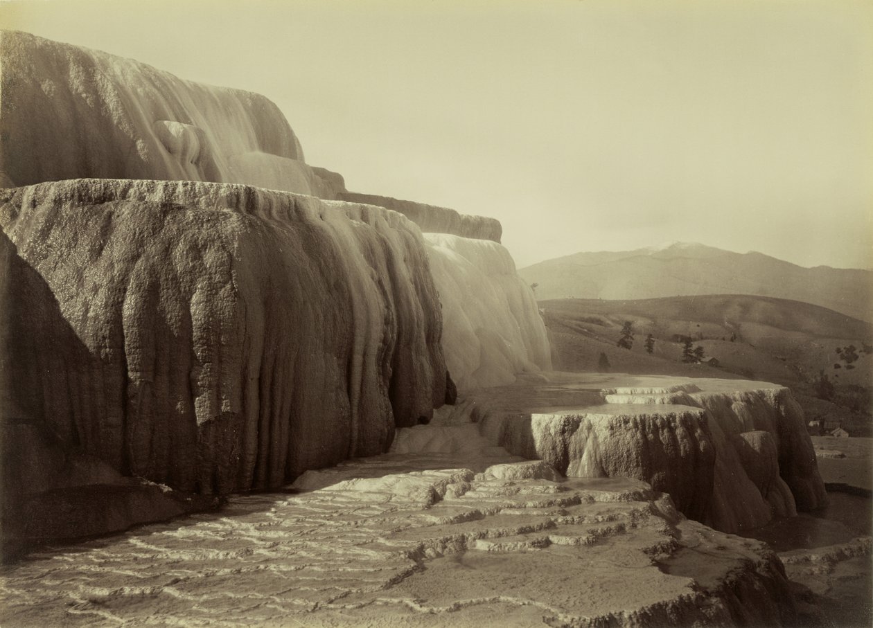 [Terraços de Minerva, Parque Nacional de Mammoth Hot Springs] de Carleton Watkins
