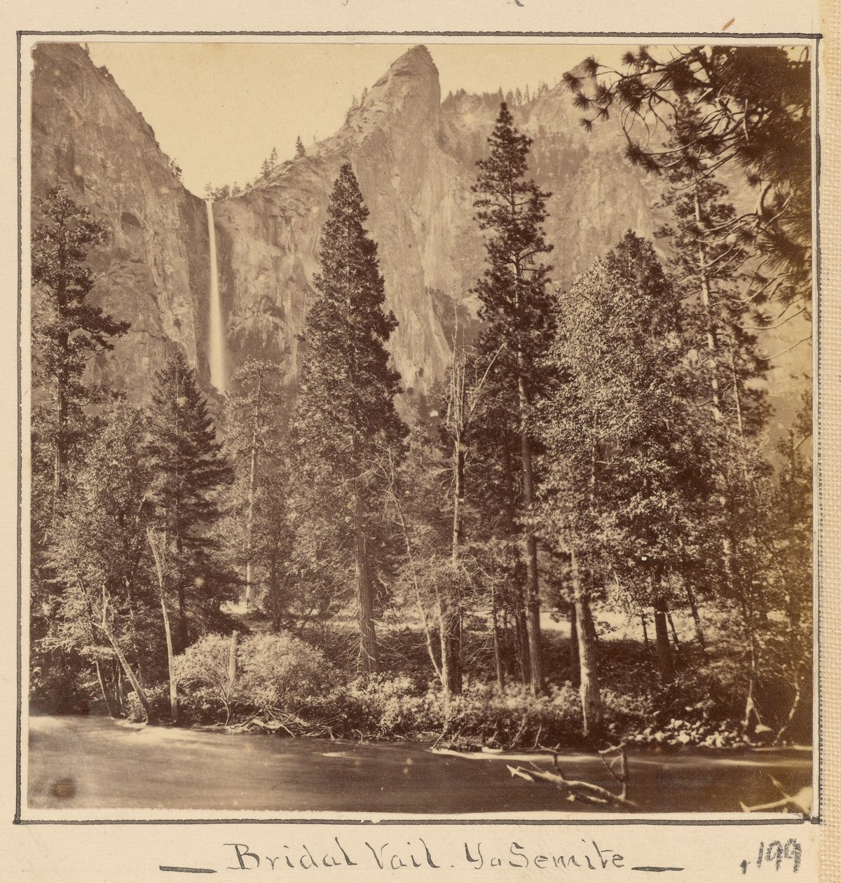 Pohono, ou o Véu de Noiva, 900 pés de Carleton Watkins
