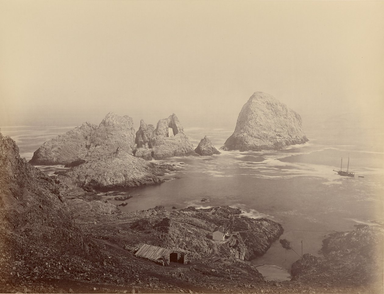 Ilhas Sugar Loaf e Baía do Pescador, Farallons de Carleton Watkins