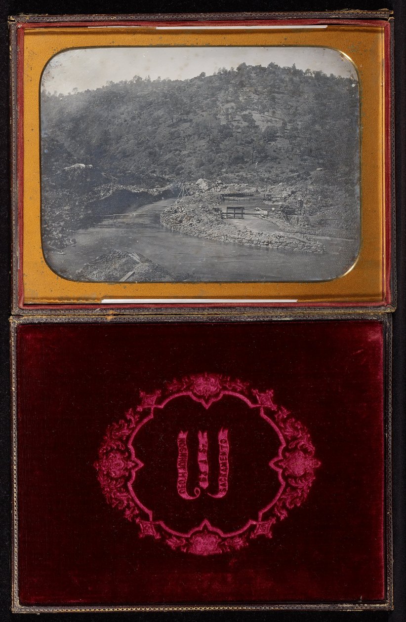 Sem título (cena de mineração em rio) de Carleton Watkins