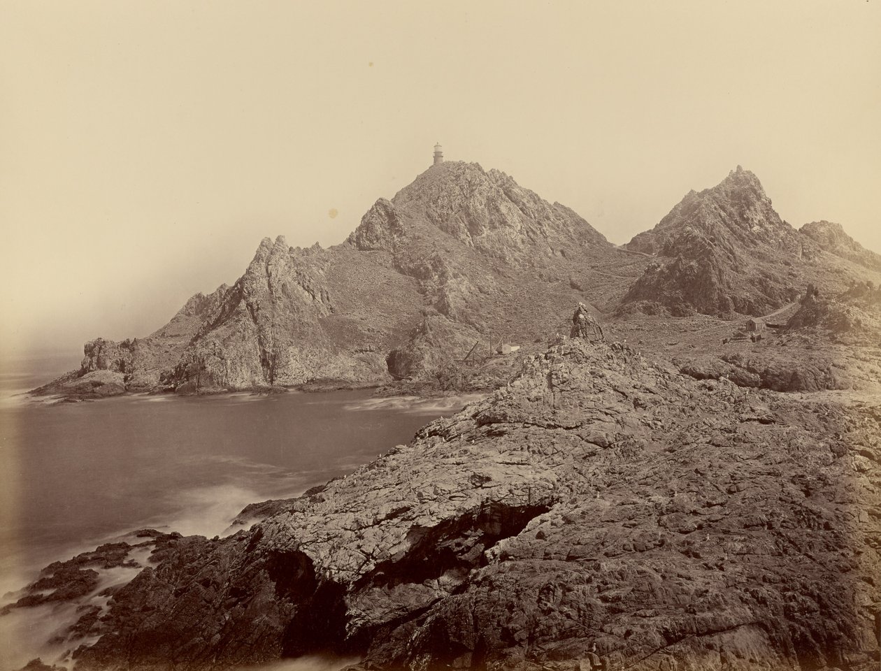 [Vista das Ilhas Sugar Loaf, Farallons] de Carleton Watkins