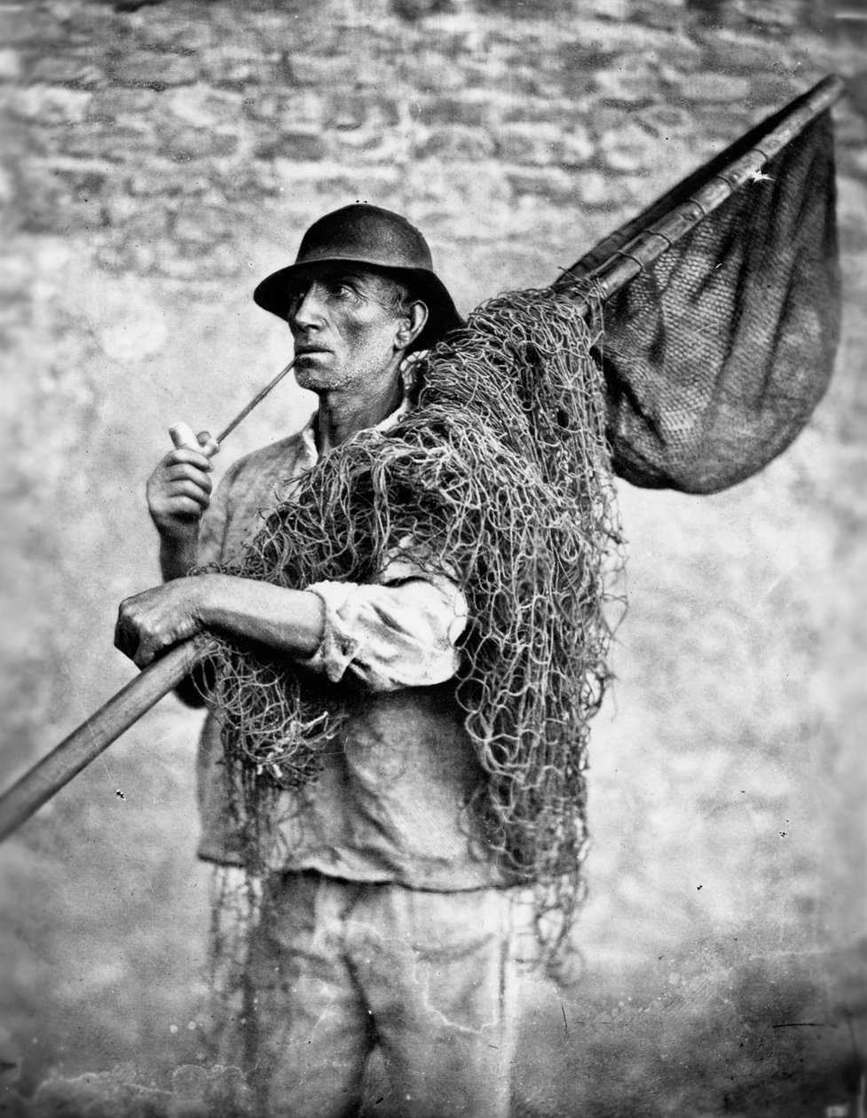 Retrato, de, um, pescador, carregar, seu, redes de Carlo Naya