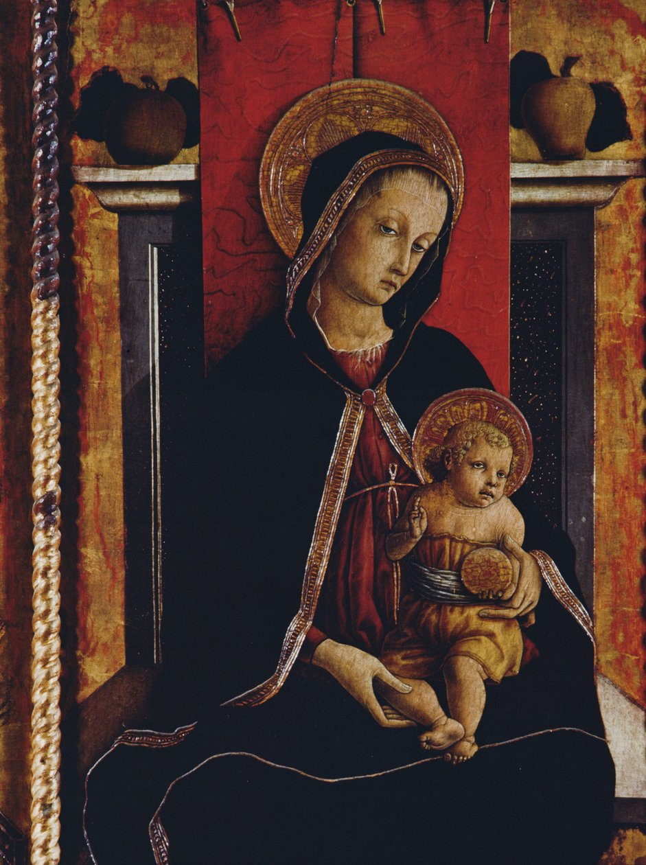 Madonna and Child, detalhe do políptico de San Silvestro, 1468 (têmpera no painel) (ver 76657) de Carlo Crivelli