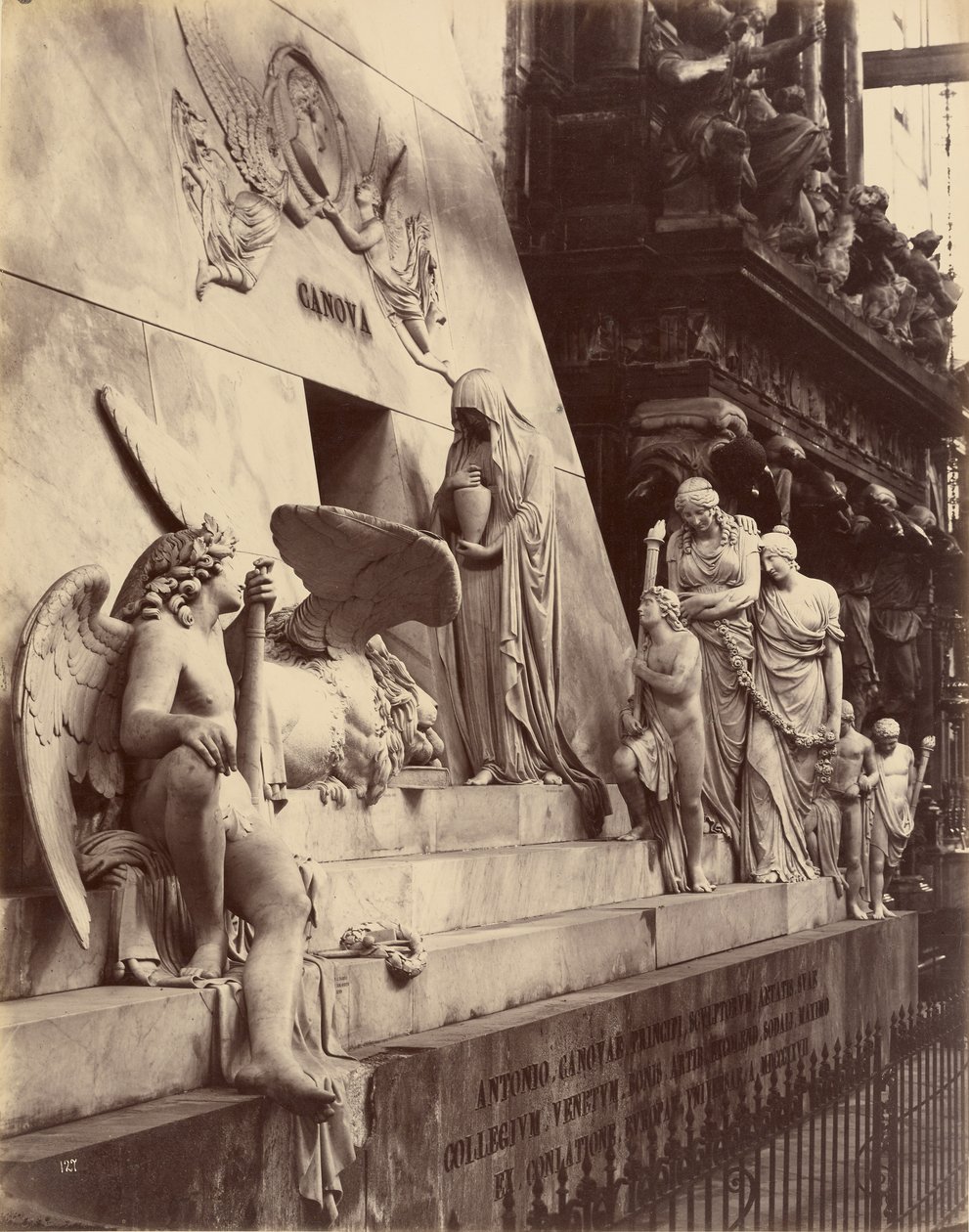 Monumento a Canova, Igreja dos Frari, Veneza de Carlo Naya