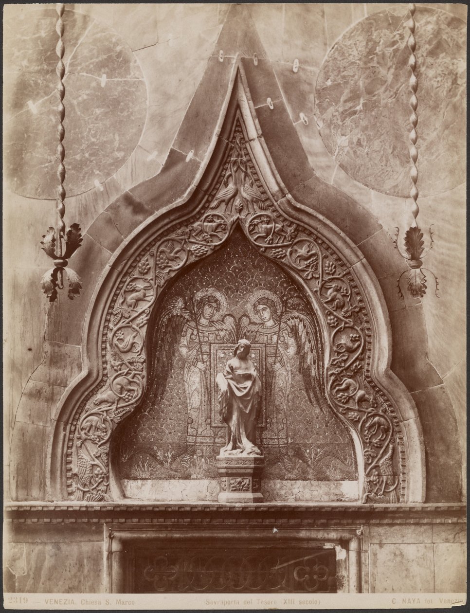 Capela de São Marcos - Sobre a porta do tesouro de Carlo Naya
