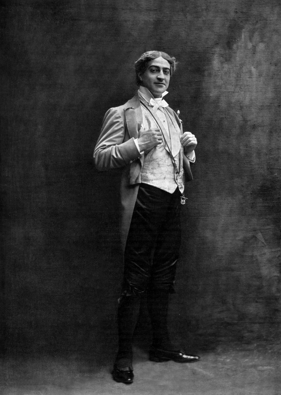 O comediante francês Max Dearly (1874-1943) como Tourillon na opereta "Die Fledermaus" (O morcego) em Paris, foto de Cautin e Berger do jornal francês "Le Theatre" maio de 1904 de Cautin and Berger