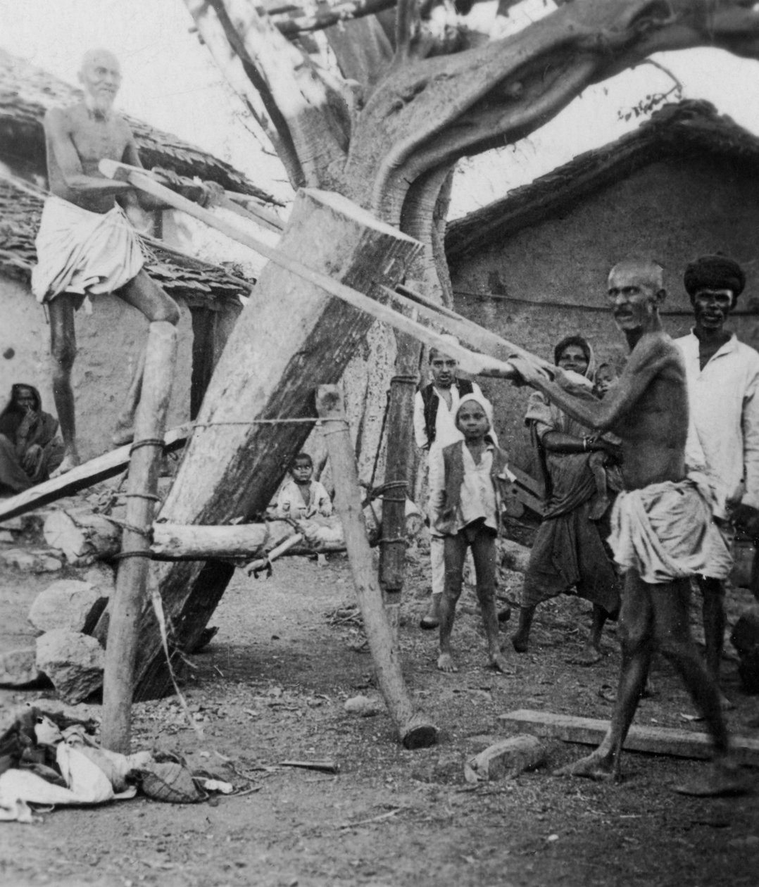 Serradores nativos, Índia, c1927-c1931 de Cavanders Ltd