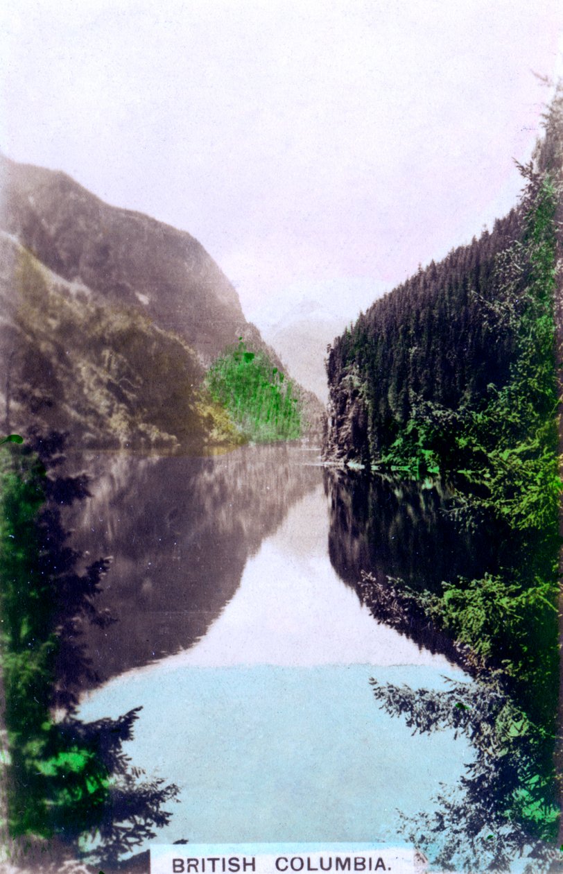 Cena costeira, Columbia Britânica, Canadá, c1920s. de Cavenders Ltd