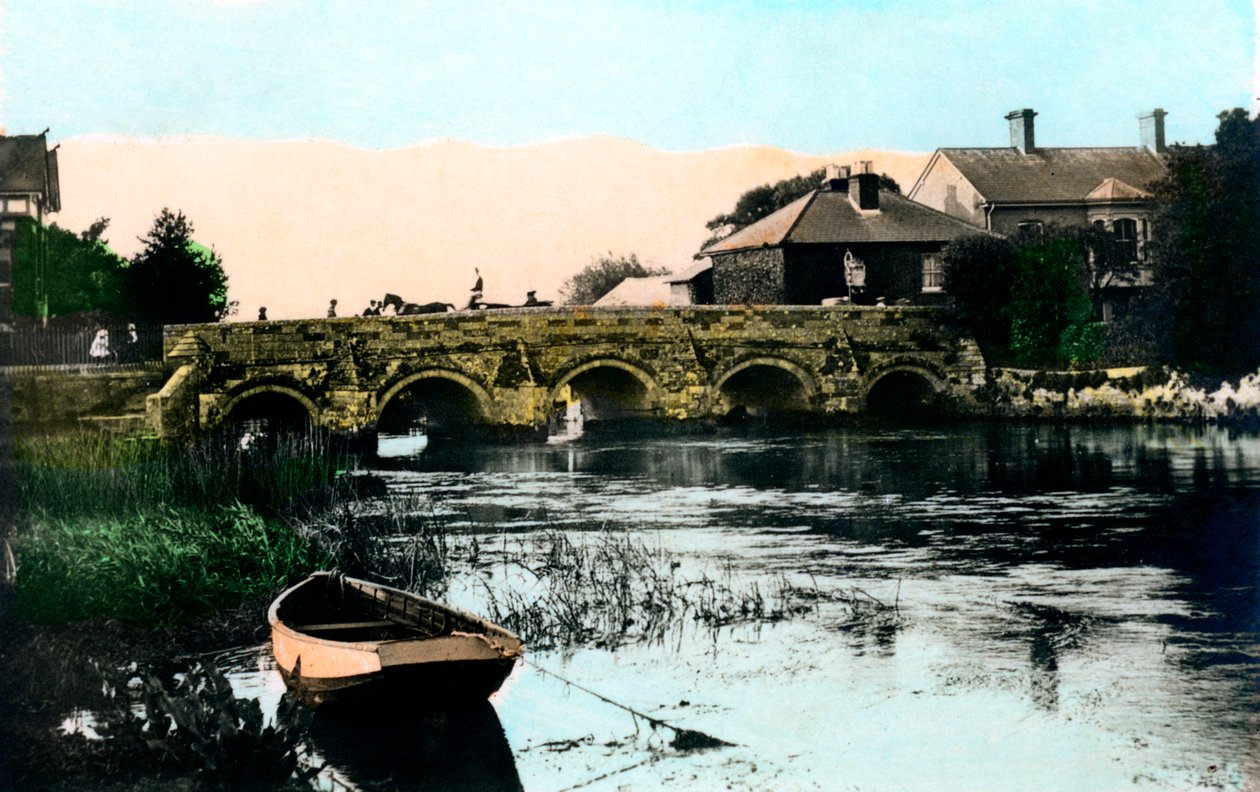 A ponte velha, Christchurch, Dorset, 1926. de Cavenders Ltd