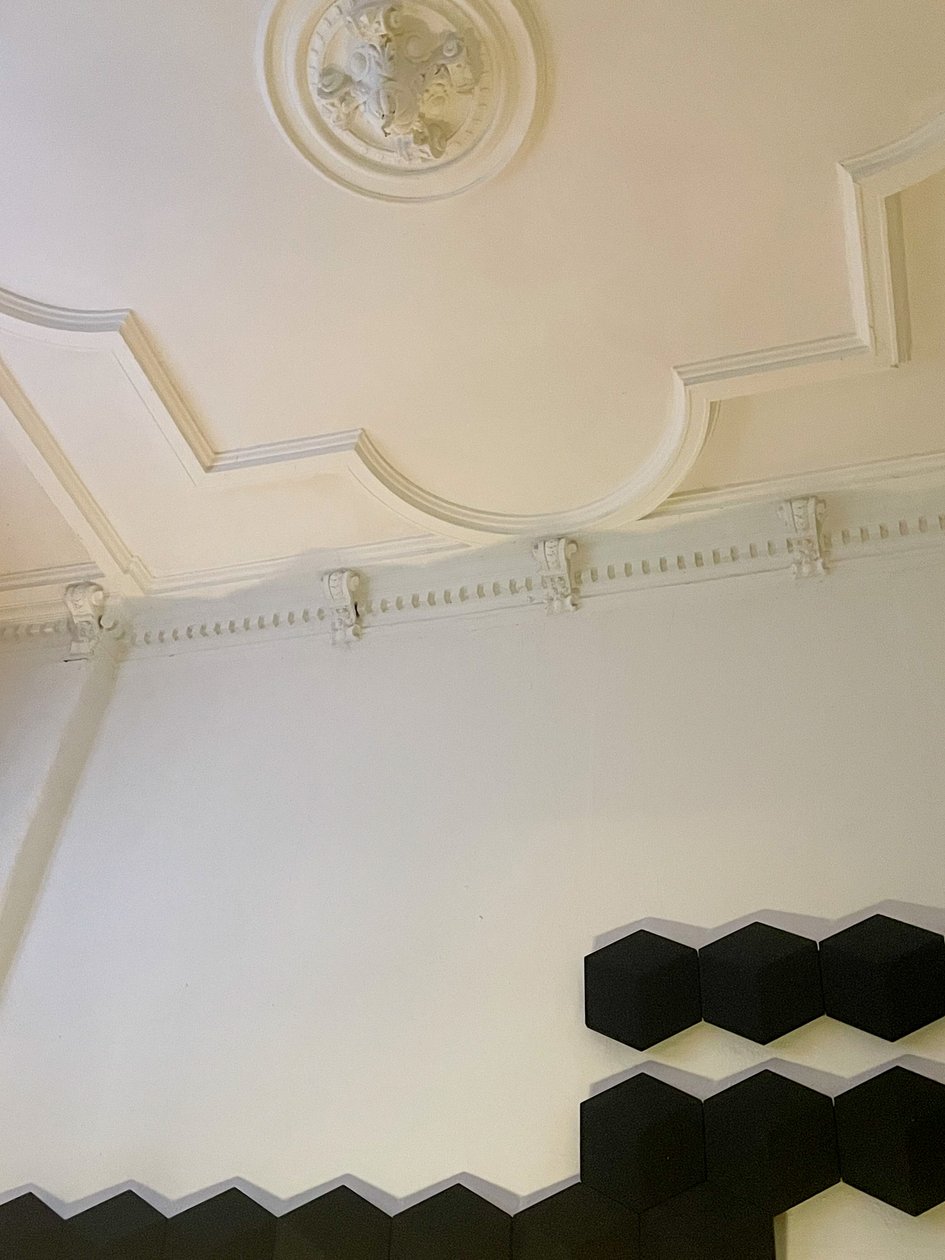 Composição - Arquitetura - Detalhes, 2023 (foto) de Cécile Jamet