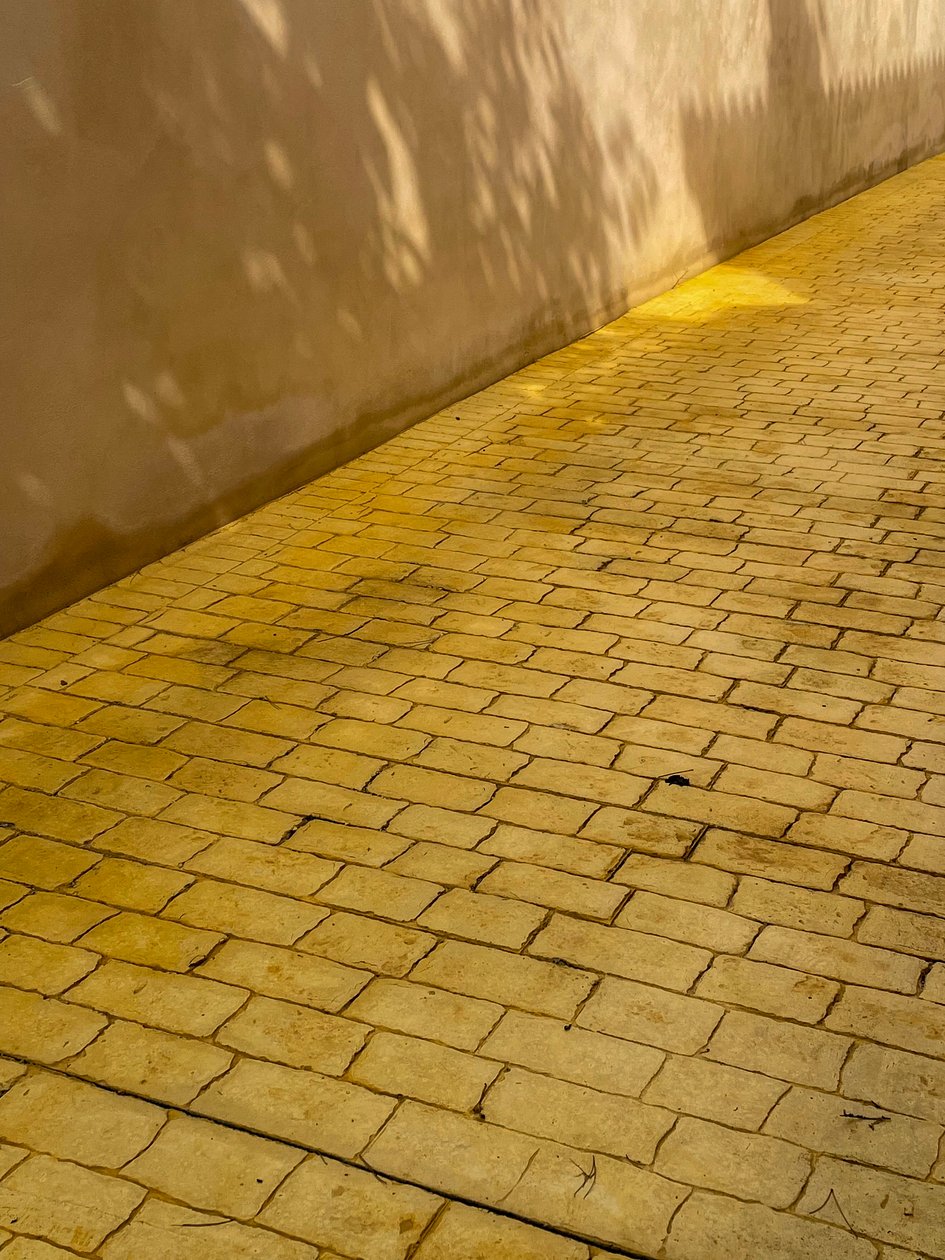 Composição - Pavimentos e sombras, 2022 (foto) de Cécile Jamet