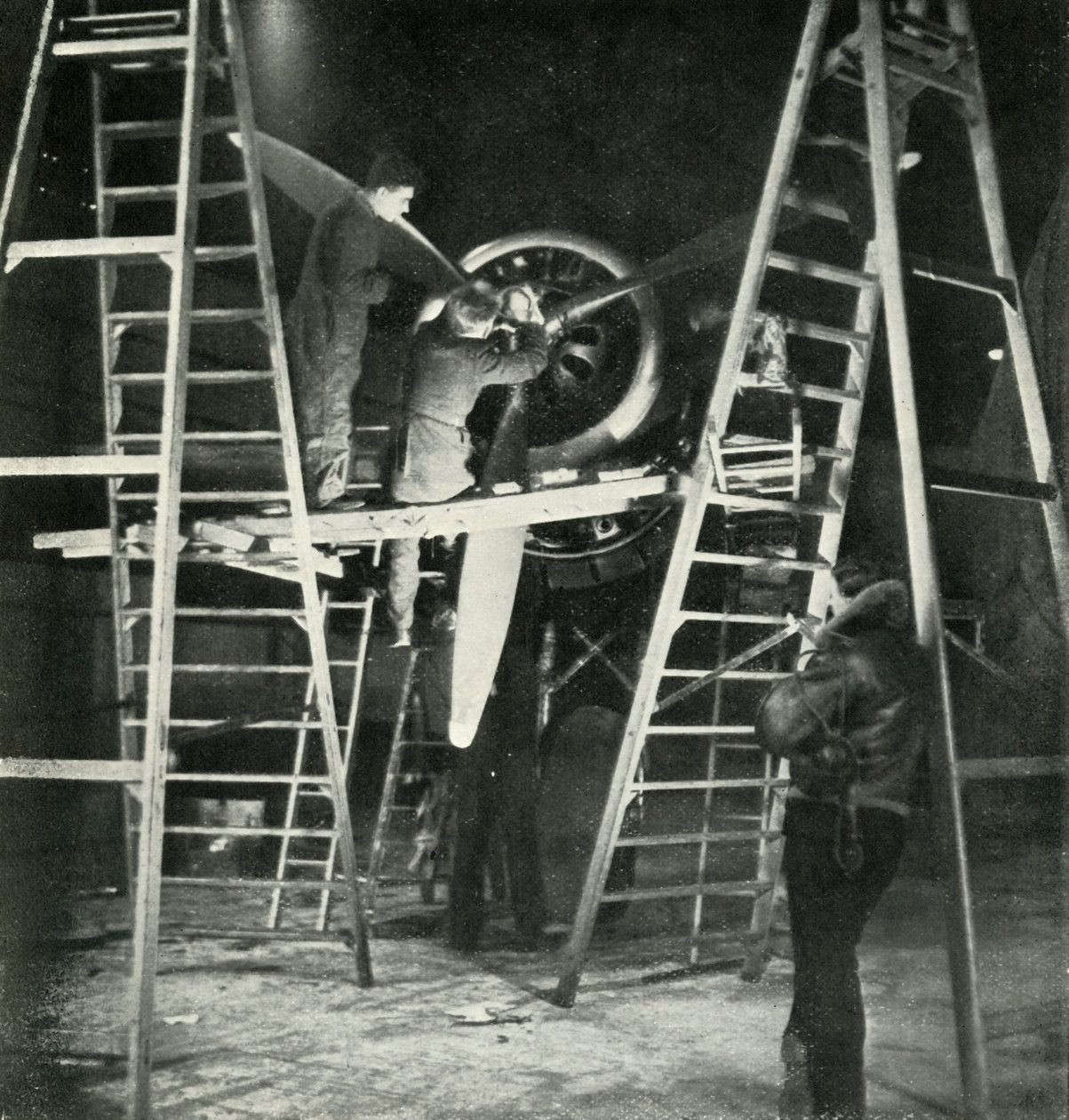 Mecânica de voo, também um comércio WAAF, c1943. de Cecil Beaton