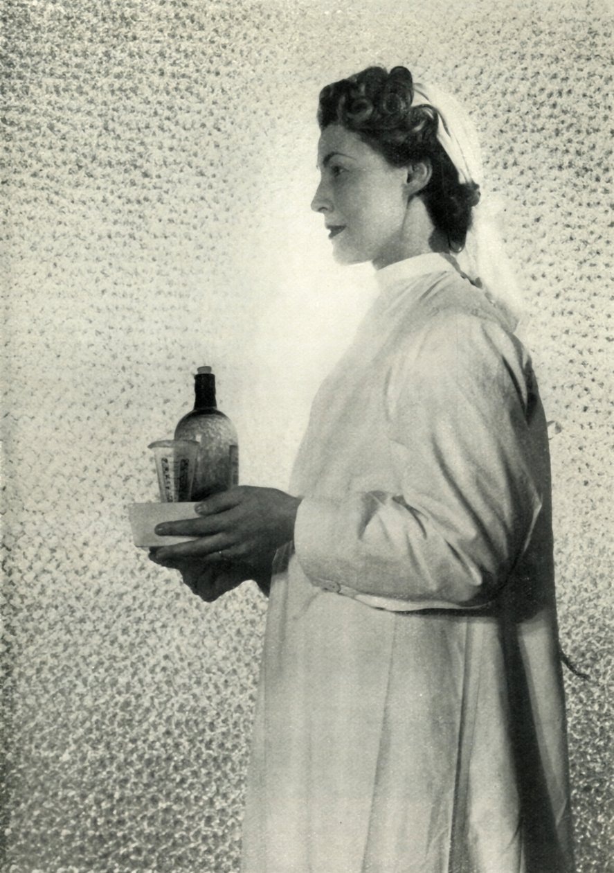 Enfermagem Ordenada, c1943. de Cecil Beaton
