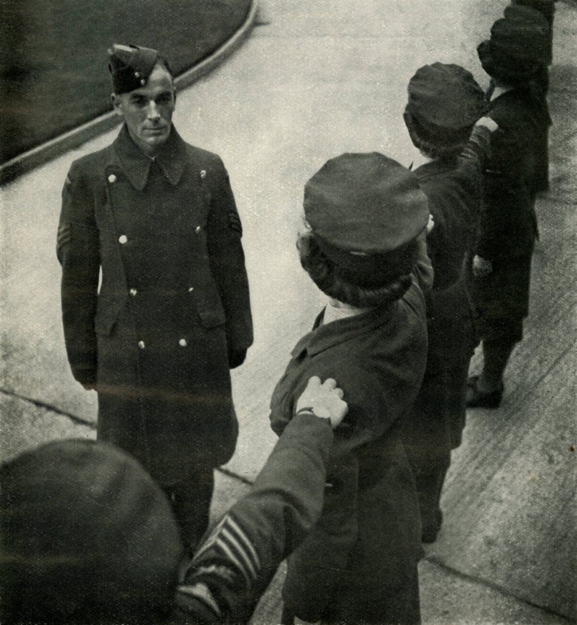 Sargento da RAF Drill Airwomen, c1943. de Cecil Beaton