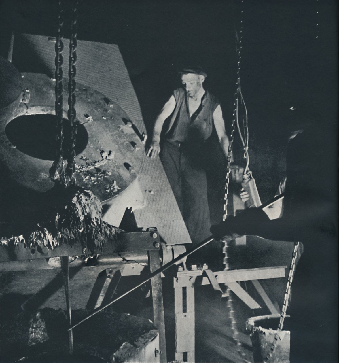 Trabalhador em uma fábrica de aeronaves, preparação de liga, 1941 de Cecil Beaton