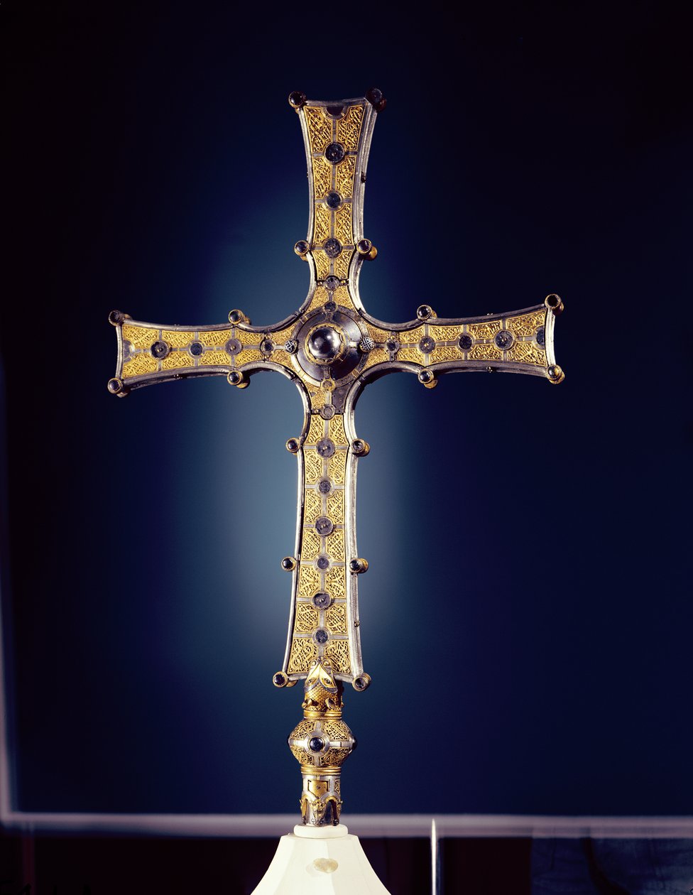 Cruz de Cong, Condado de Mayo, Viking Age (bronze, filigrana de ouro, niello e vidro) de Celtic