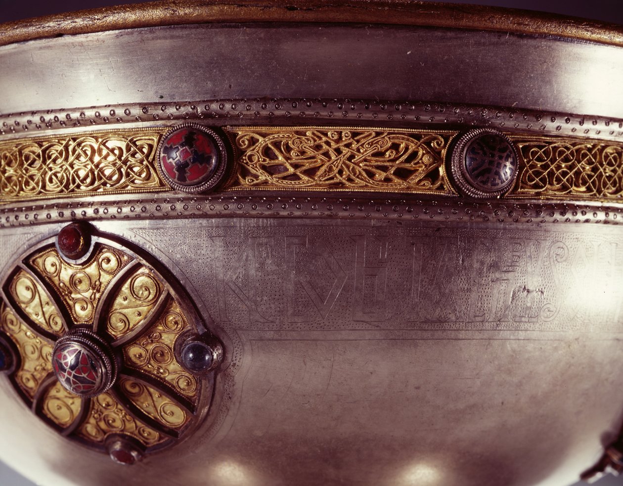 O Cálice Ardagh, Reerasta, Condado de Limerick, início do século 8 de prata com detalhes dourados, esmalte, latão e bronze de prata de 228699 de Celtic