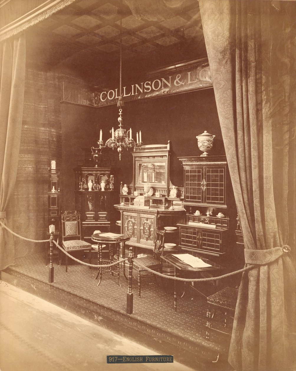 Exposição de móveis Collinson & Lock