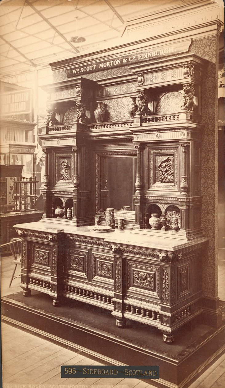 Sideboard, Scott Morton & Co, para "Arte e Eu". de Centennial Photographic Co.