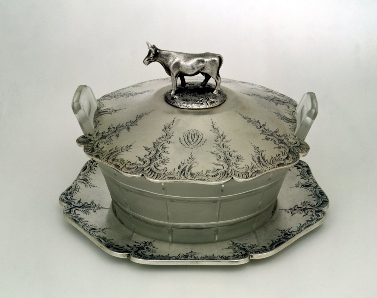 Prato de manteiga com uma base de vidro fosco (prata e vidro fosco) de Charles and George Fox