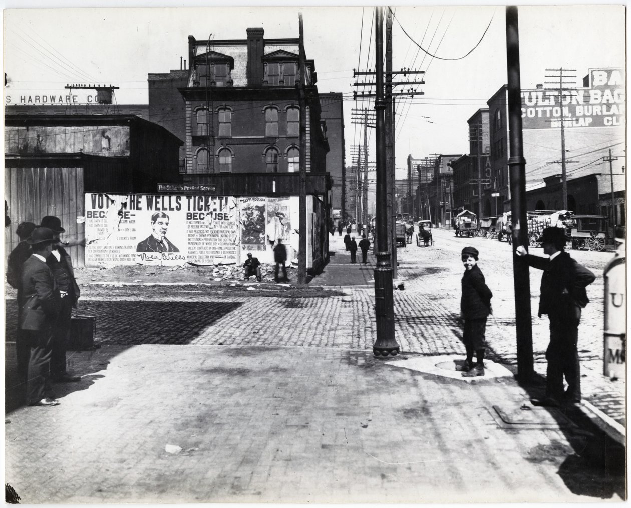Esquina noroeste da 7th Street e Cerre Street. de Charles Clement Holt