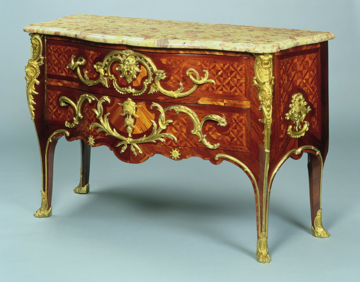 Louis XV Commode, c.1730 satinwood e amaranto de Charles Cressent