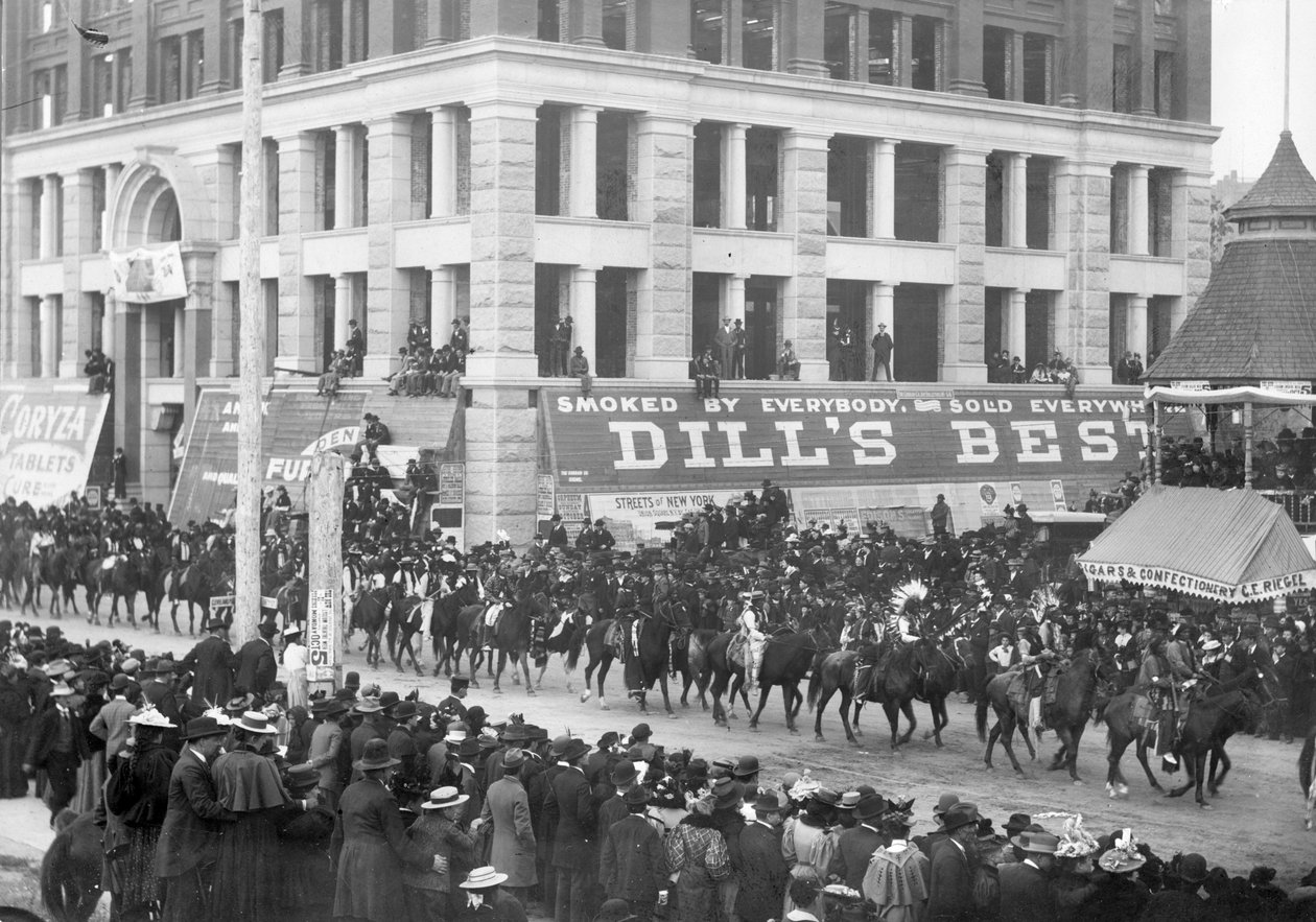 Festival de Montanha e Desfile de Plain, 1896 (foto de bw) de Charles D. Kirkland