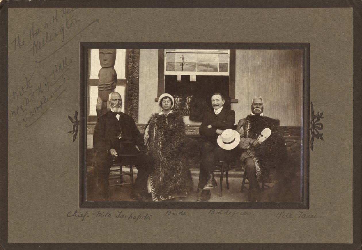 Casamento, c.1920 (impressão em gelatina de prata) de Charles Lloyd