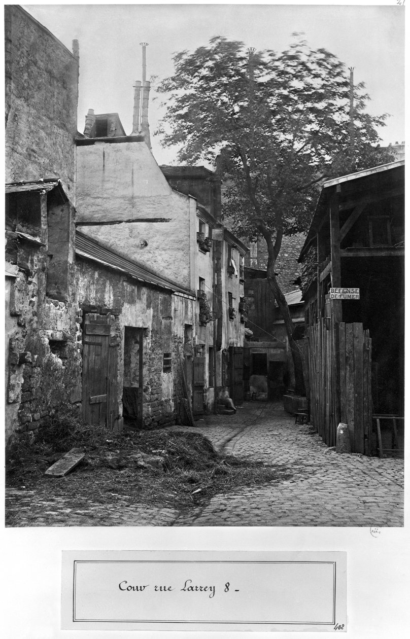 Pátio na rue Larrey 8, Paris, 1858-78 de Charles Marville