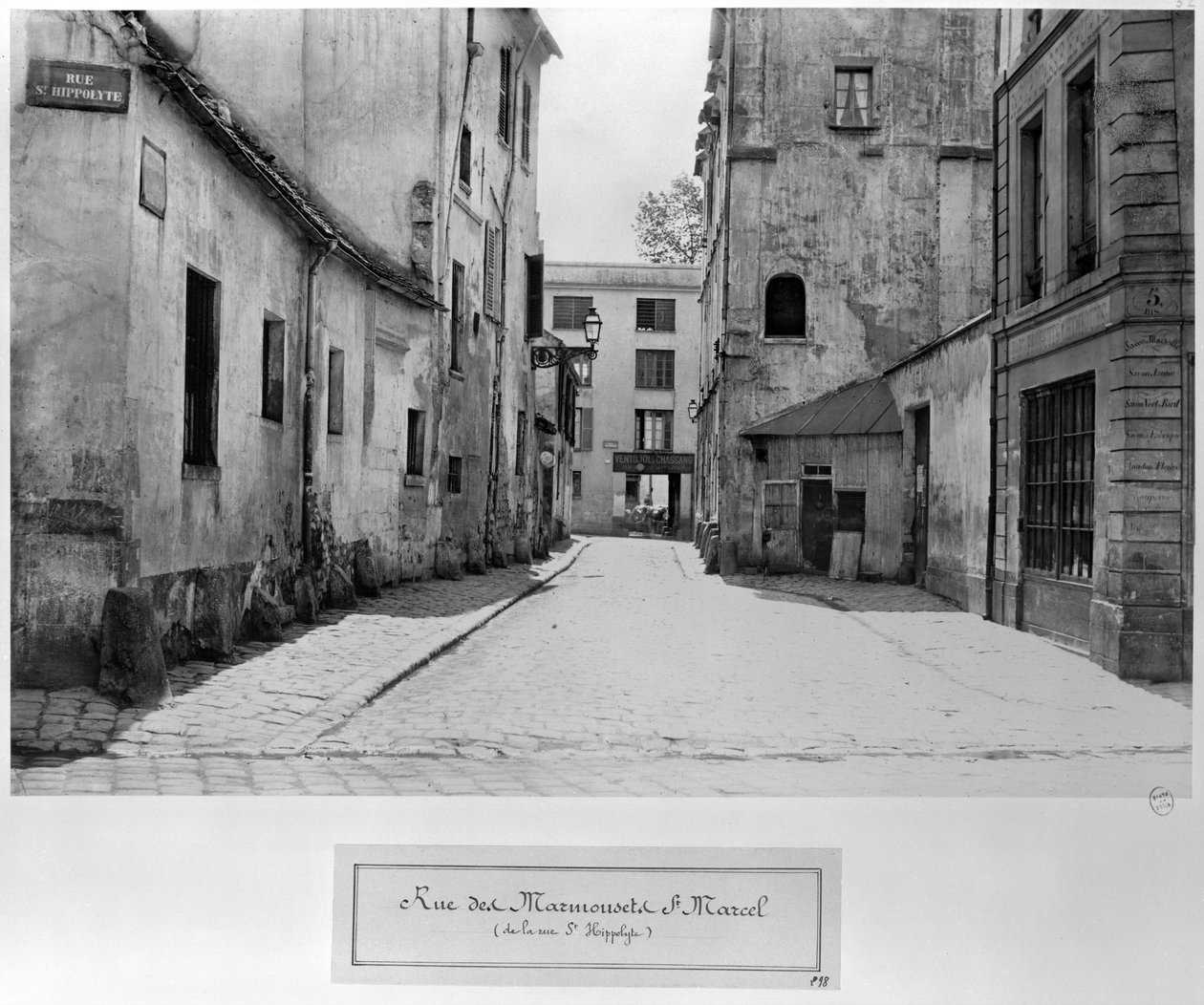Rue des Marmousets Saint-Marcel, da rua Saint-Hippolyte, Paris, 1858-78 de Charles Marville