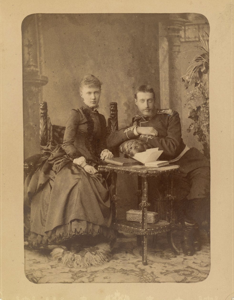 Constantin Constantinovitch da Rússia e Elisabeth Mavrikievna da Rússia (nee Princesa Elisabeth de Saxe Altenburg) - Grão-Duque Constantino Constantinovich da Rússia (1858-1915) e Grã-Duquesa Elizaveta Mavrikievna da Rússia (1865-1927), por Bergamasc de Charles Bergamasco